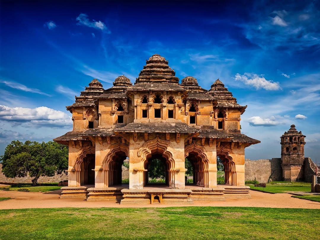 Hampi Heritage Sightseeing Tour – Explore the Ancient City of Ruins